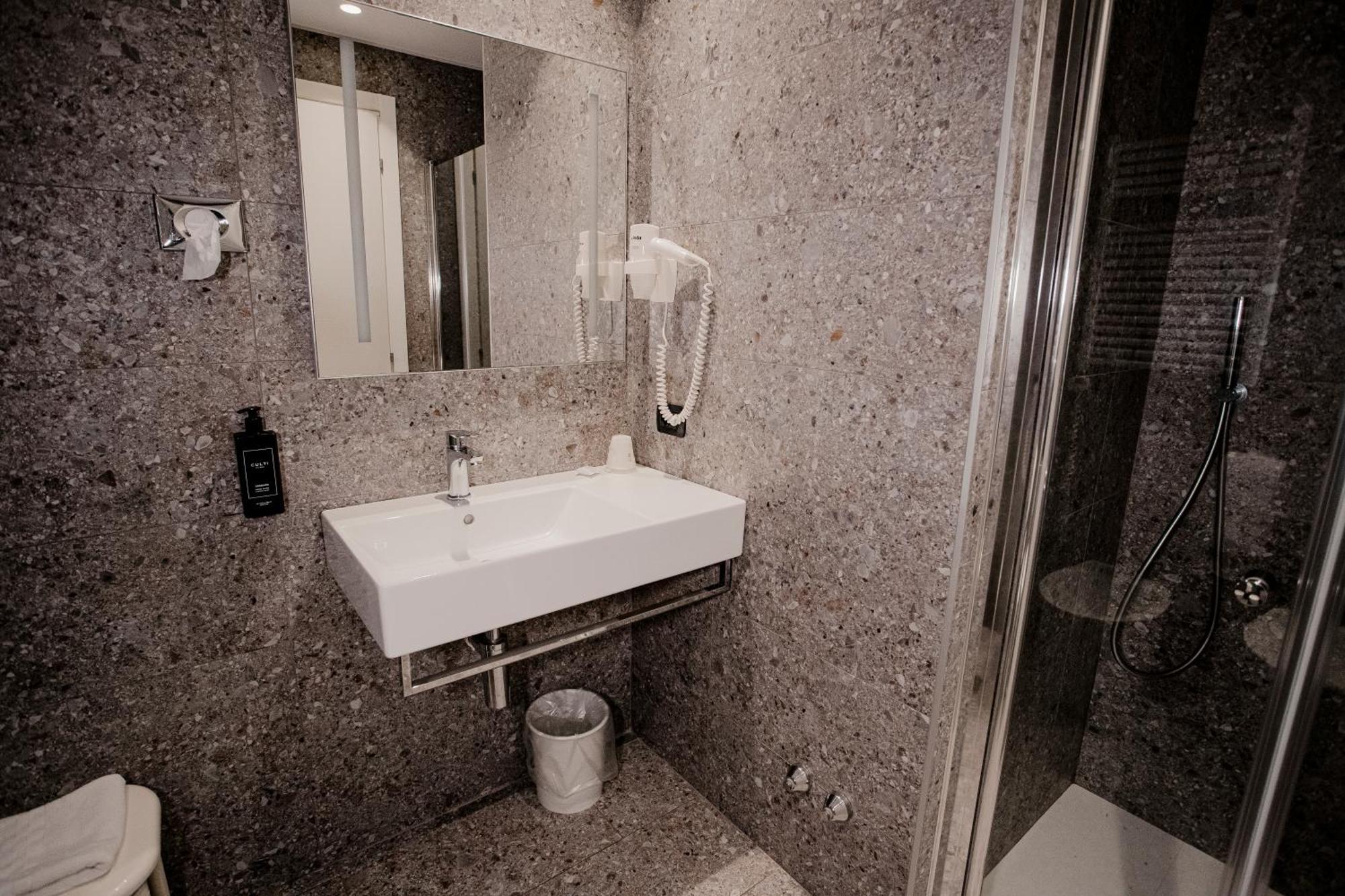 Del Active & Hotel